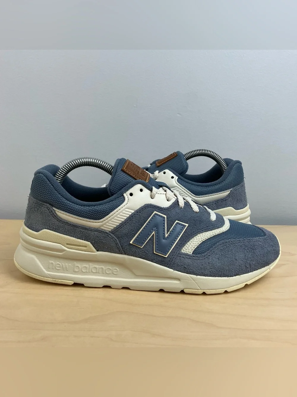New Balance Men’s Size 8.0 D 997H Light Blue White Suede Athletic Shoes NWOT